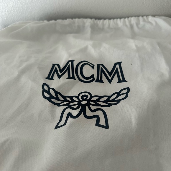 MCM Vintage Jacquard Logo Tote - Picture 4 of 14
